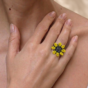 Bague artisanale en perles. Idée cadeau