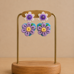 Boucles d'oreilles en forme de cœur brodées à la main. Couleur bleu, fabriquées au Mexique. Idée cadeau femme.