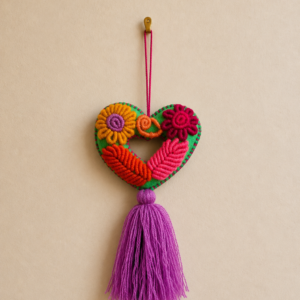 Cœur décoratif brodé