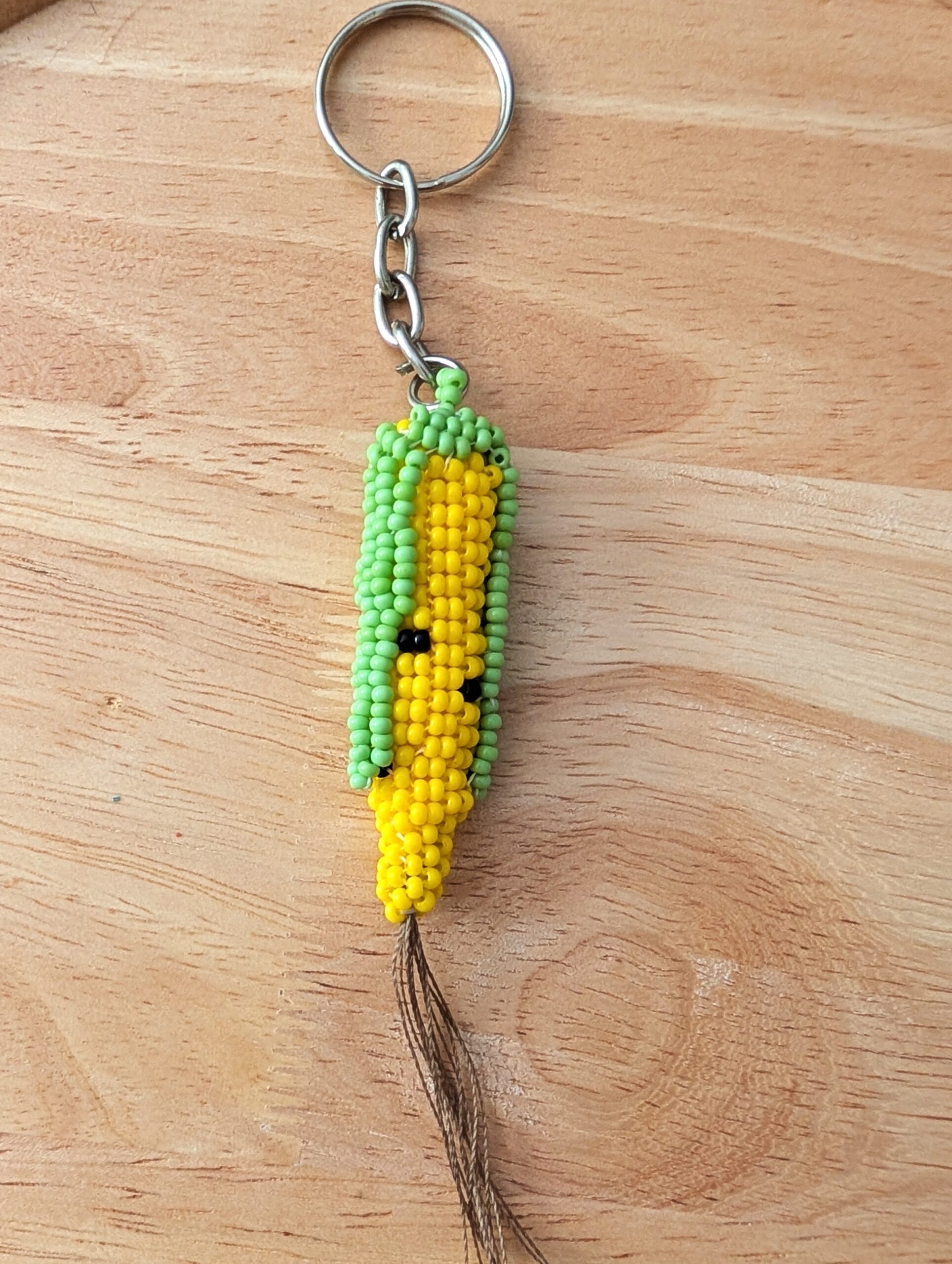 Porte-clés artisanal en forme de maïs élaboré en perles au Mexique. Idée cadeau à petit prix